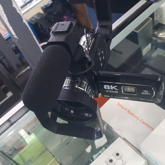 Handheld digital camera with 3.0-inch HD touch screen, 6400W 8K photo. - Picture 4 of 8